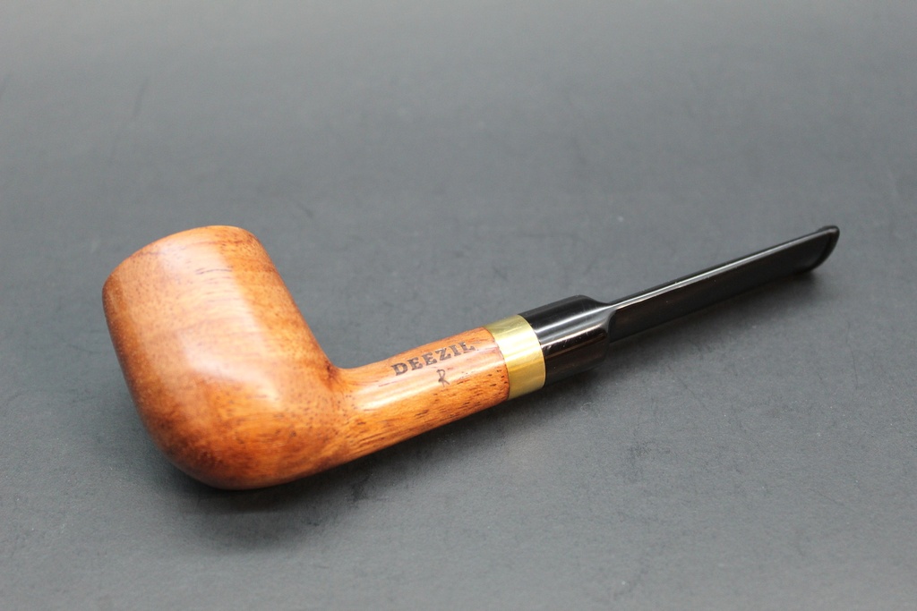 Deezil Rosewood Canadian Pipe w/Gold Ring
